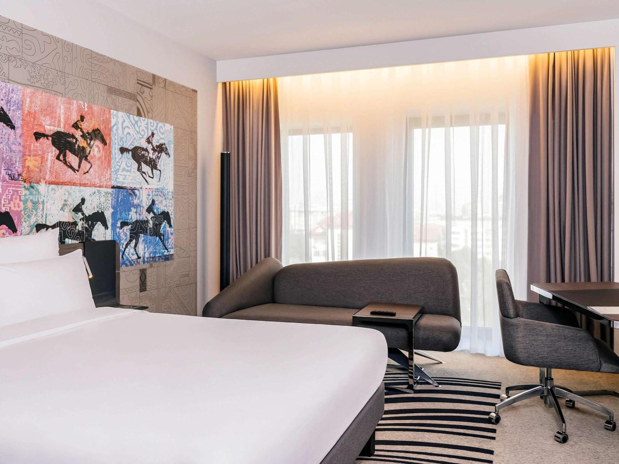 Novotel Bishkek City Center Екстер'єр фото