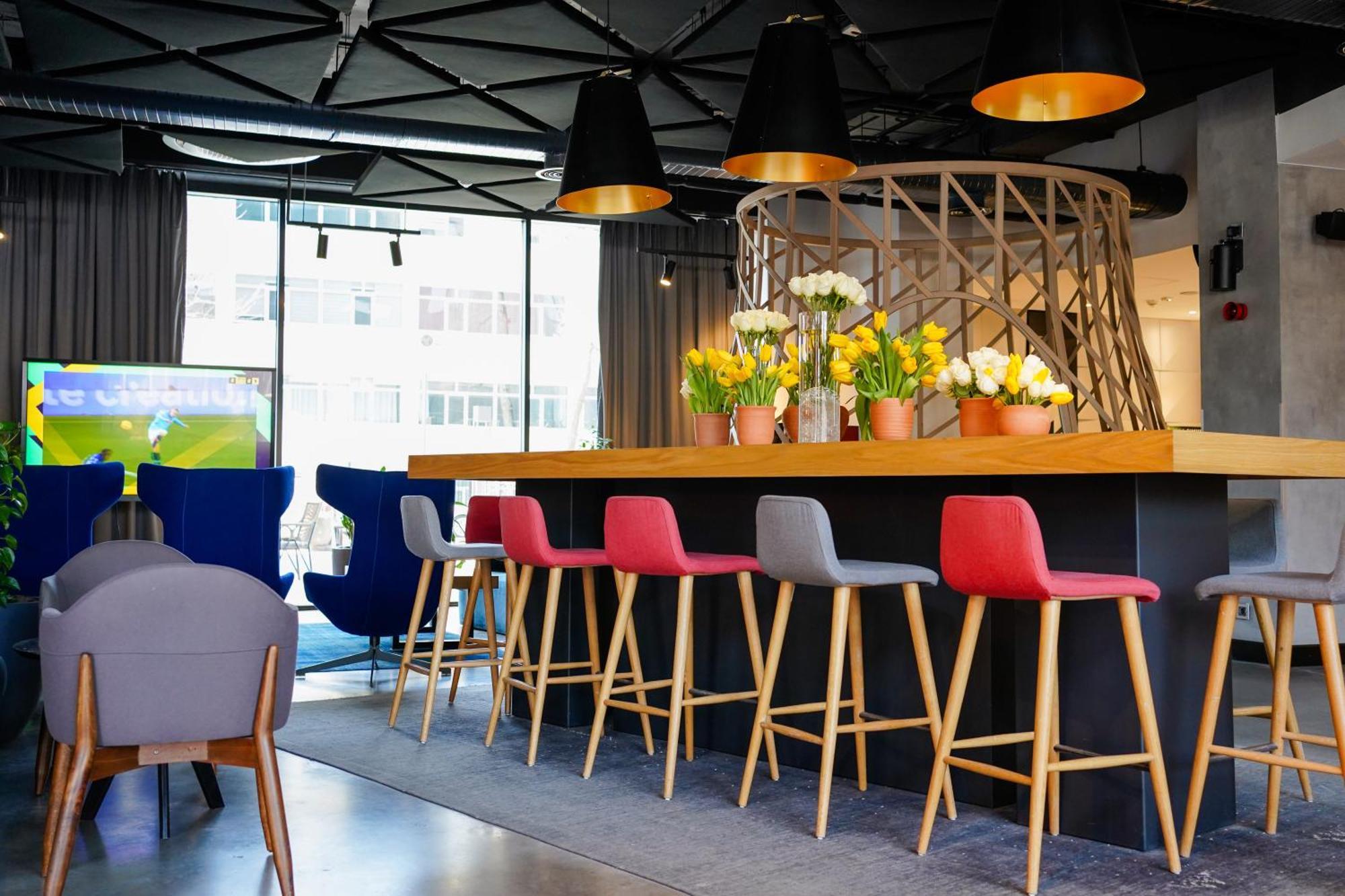 Novotel Bishkek City Center Екстер'єр фото