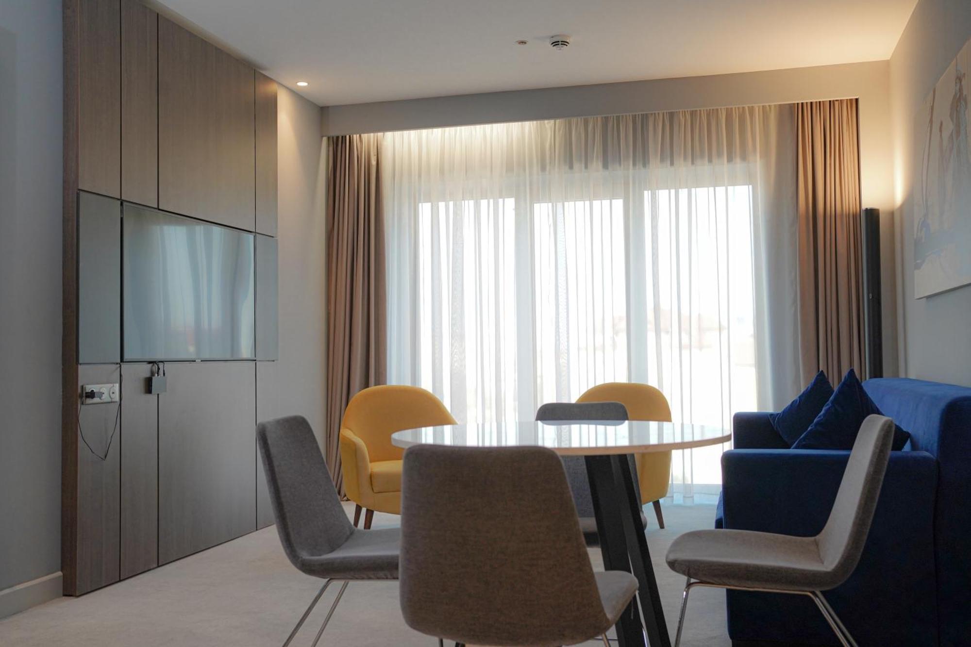 Novotel Bishkek City Center Екстер'єр фото