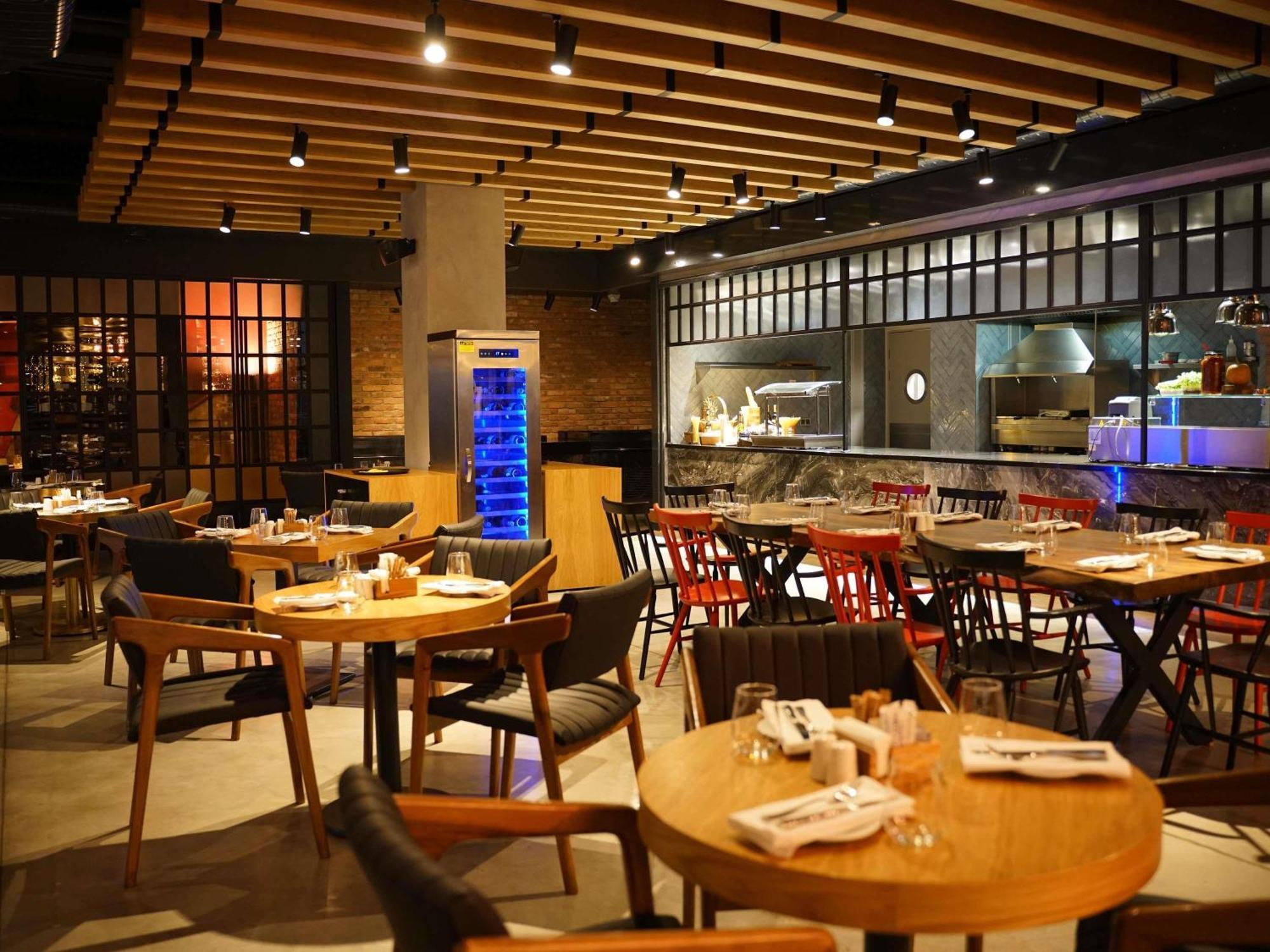 Novotel Bishkek City Center Екстер'єр фото
